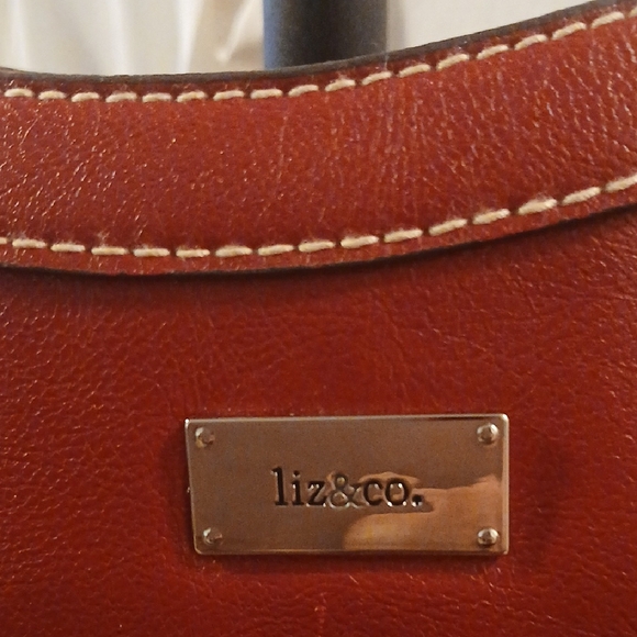Chic Red Liz& Co Leather Shoulder Bag - Picture 2 of 6